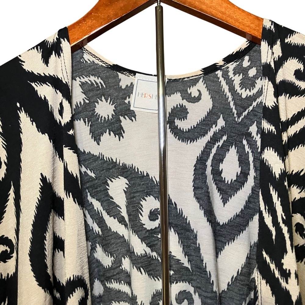 Hershe Women's Black and Beige Patterned Kimono With Crochet Fringe - Size L - Picture 3 of 8